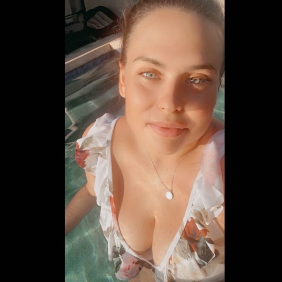 Meet your Posher, Sierra - Picture 6 of 8